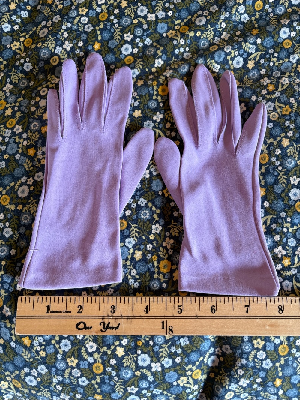 Vintage Lavender Ladies Gloves - Soft Lilac Color